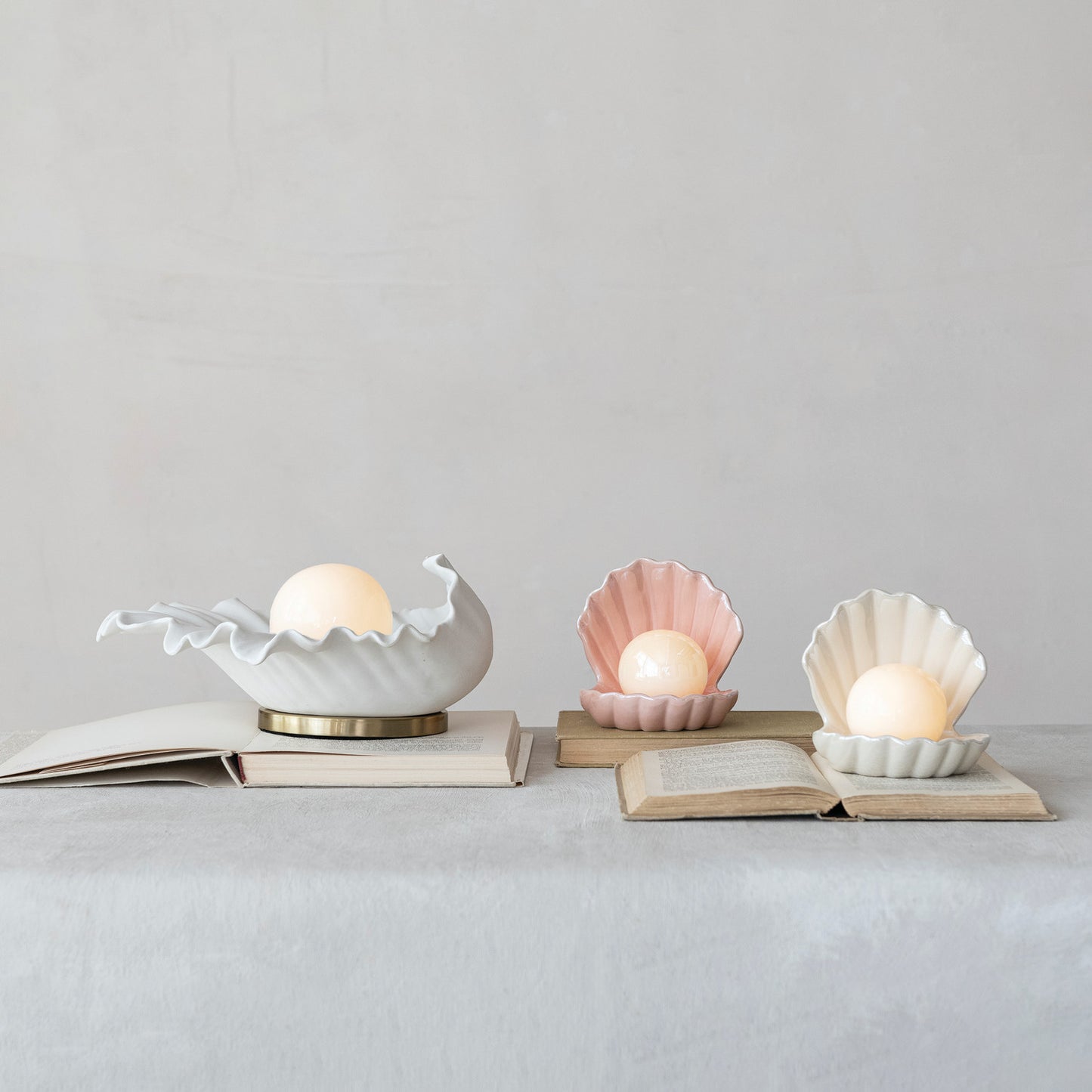 Lamp Stoneware Frosted Shell Shaped w/Pearl Shaped Light & Inline Switch