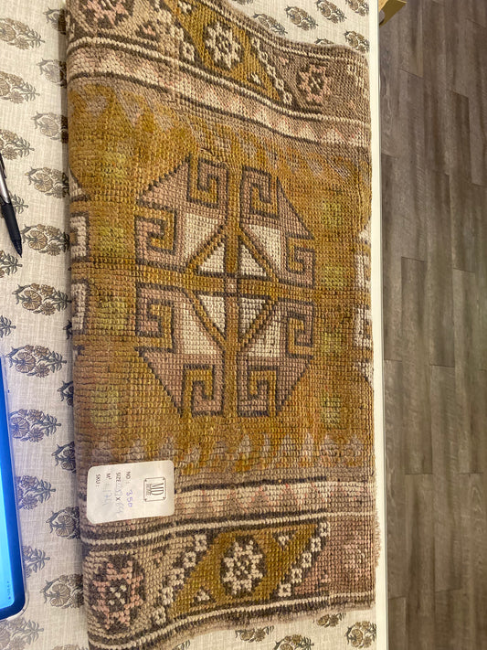 Vintage Rug 2'3.5" x 8’4.75"