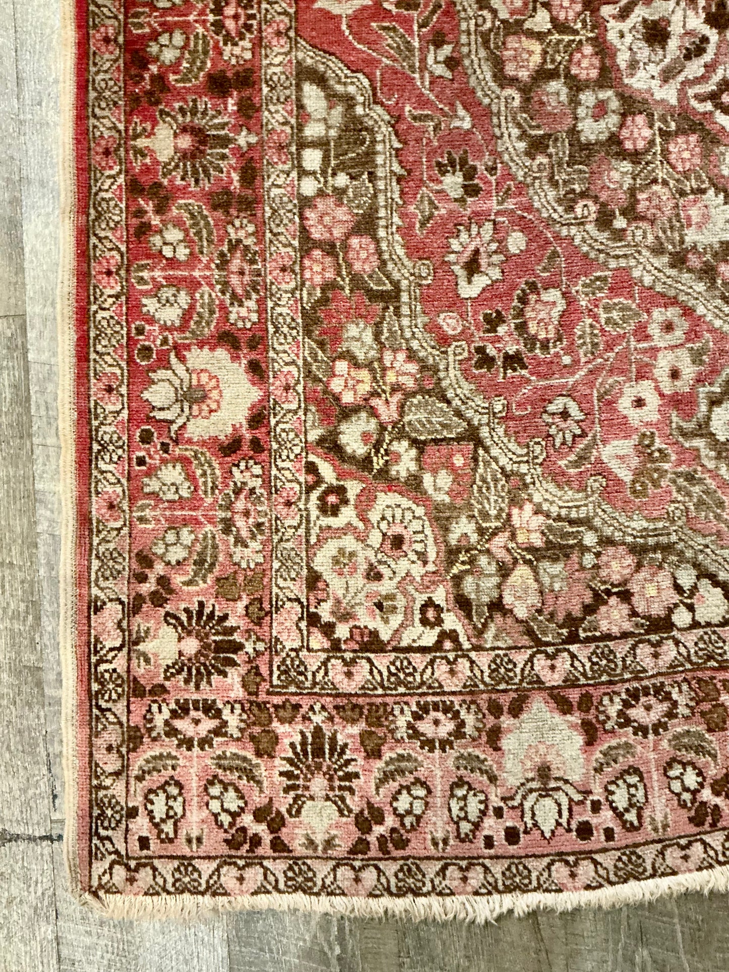 Vintage Rug 5' 8" L x4' 1" W
