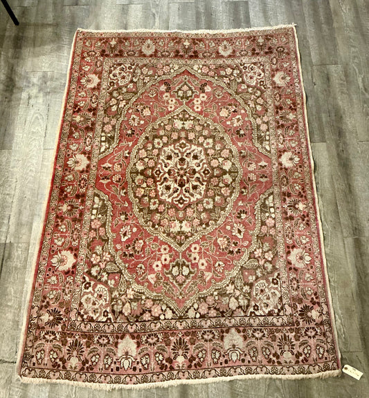 Vintage Rug 5' 8" L x4' 1" W
