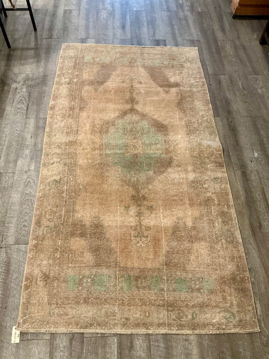 Vintage Rug 6' 8.5" L x 3' 10" W