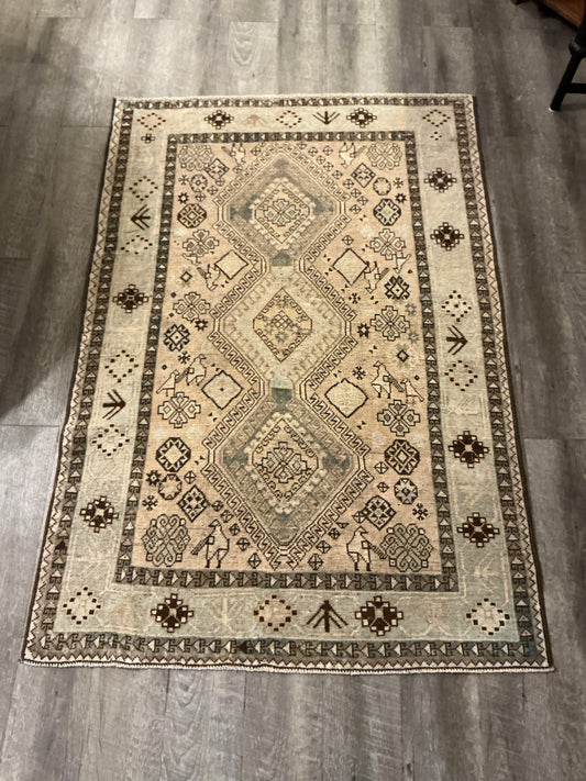 Persian Rug 5'1"L x 3'6"W