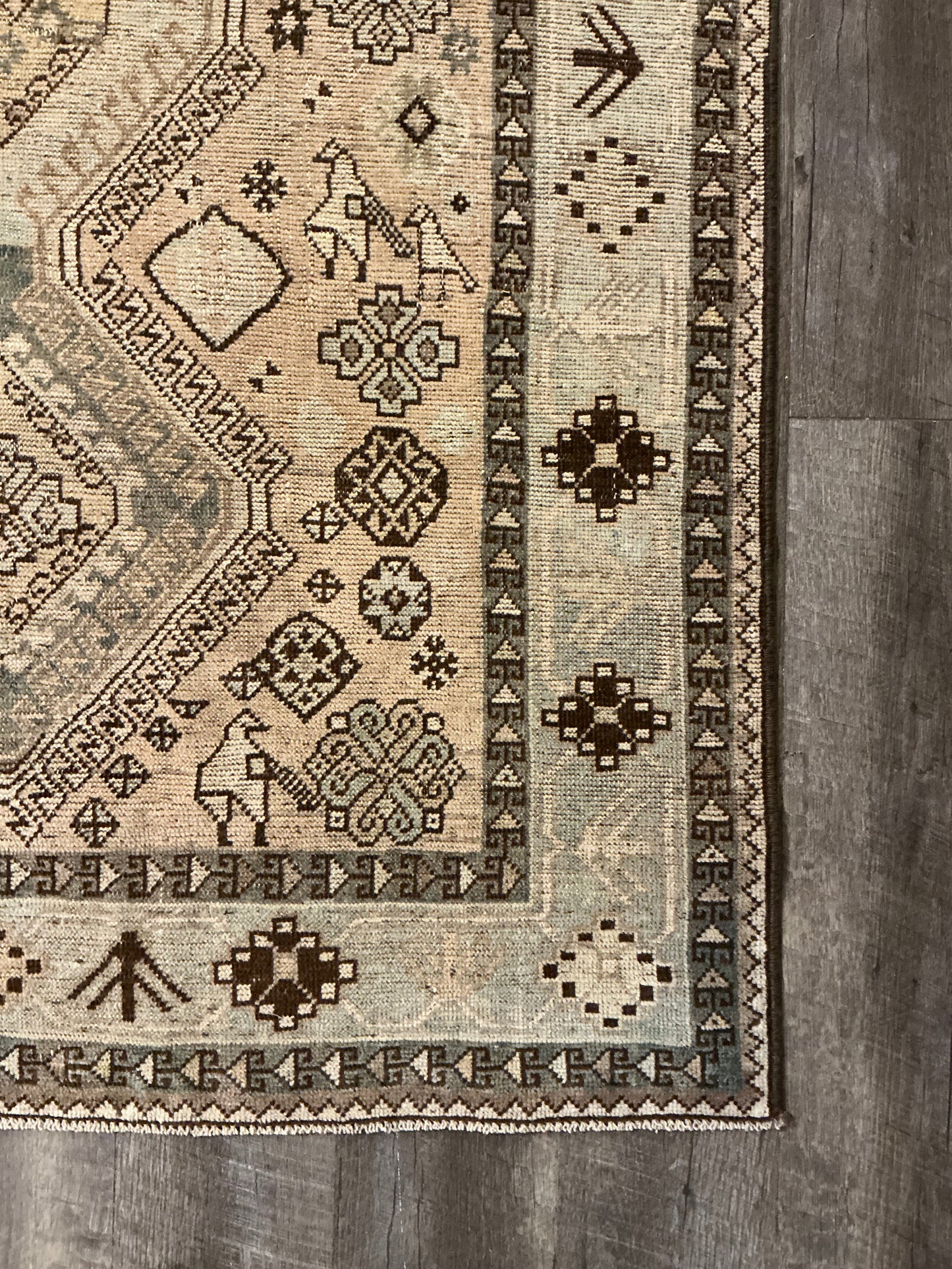 Persian Rug 5'1"L x 3'6"W