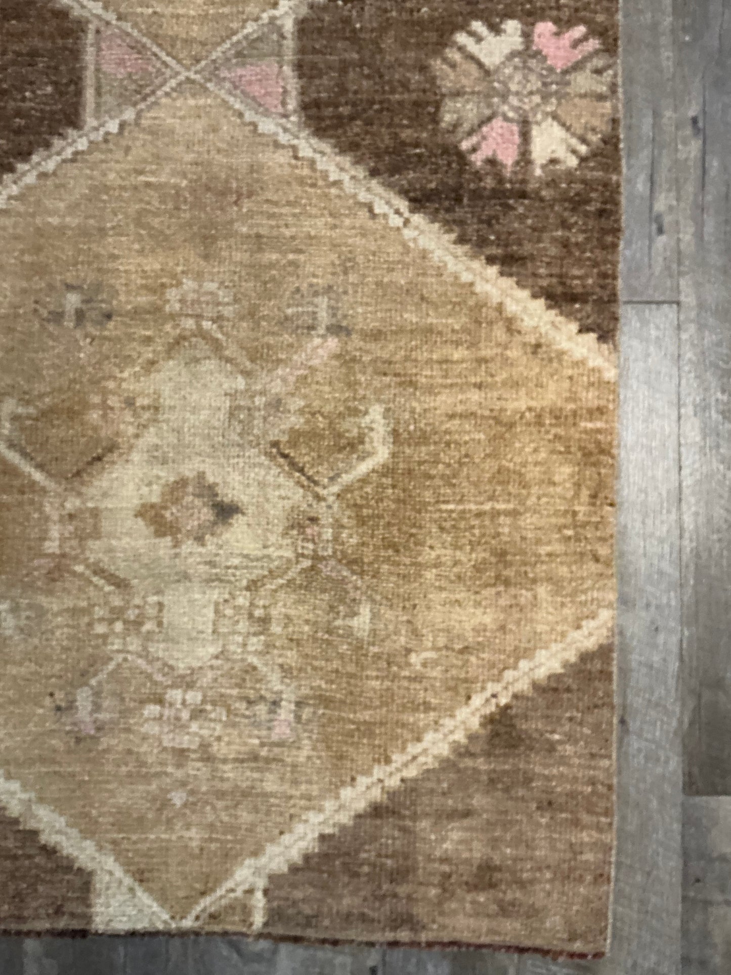 Persian Runner 9'L x 2'8"W